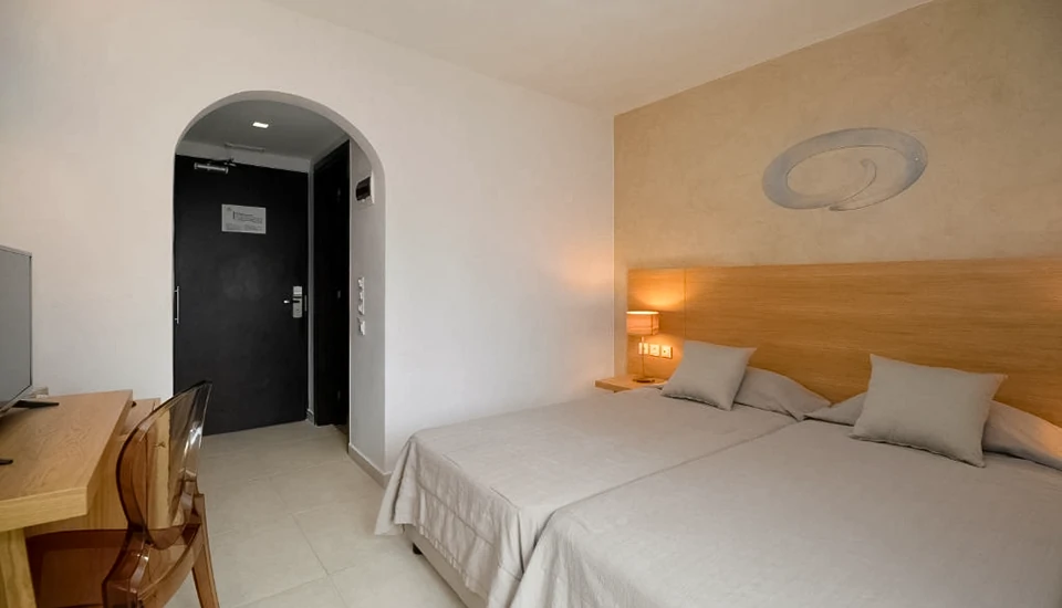 هتل گلدن بیچ بای جورا بدروم